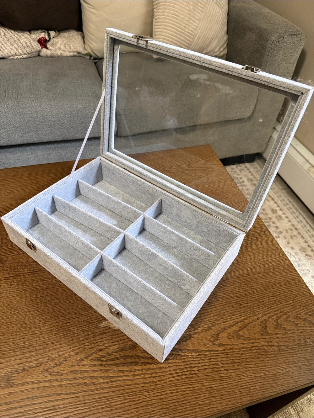 8 slot velvet sunglasses holder/storage